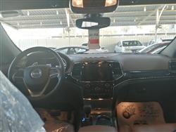 جیپ گراند شیرۆکی